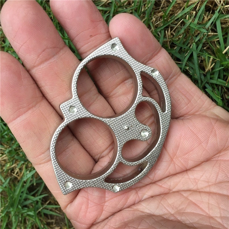 New Stainless Steel EDC Window Breaker Self Defense Tools Fist Finger Buckle Ring Multifunction Keychain