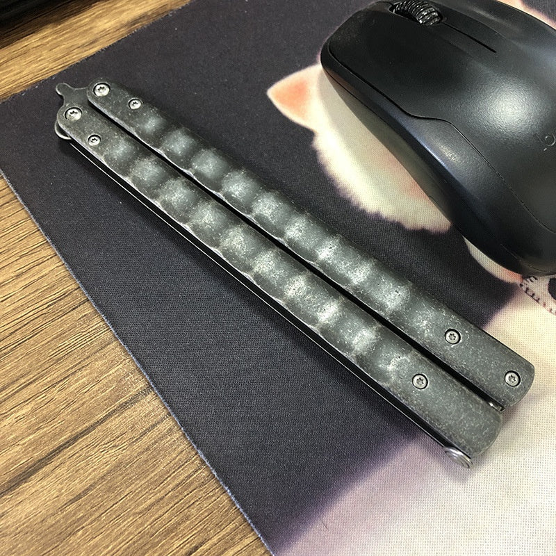 Practice throwing knife maintenance-free folding outdoor portable knife butterfly knife practice knife without edge butterfly knife mold