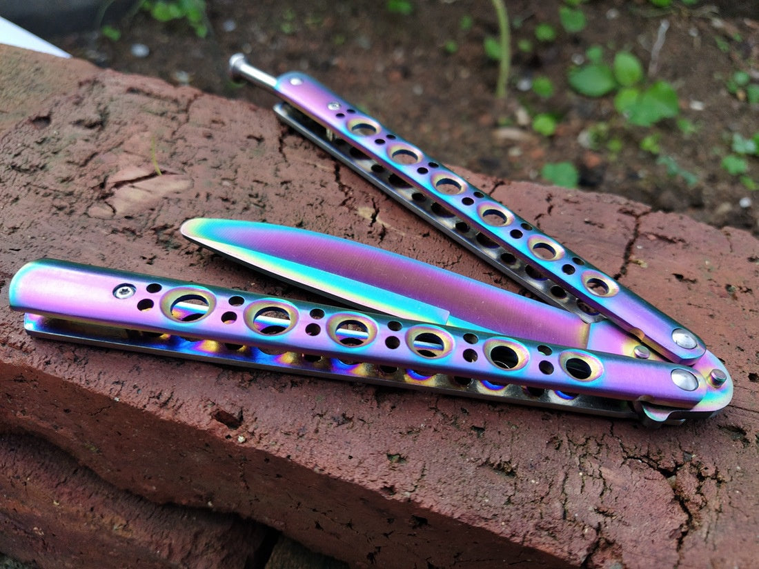 Color butterfly knife practice throwing tool knife training play props are not sharp and not sharp