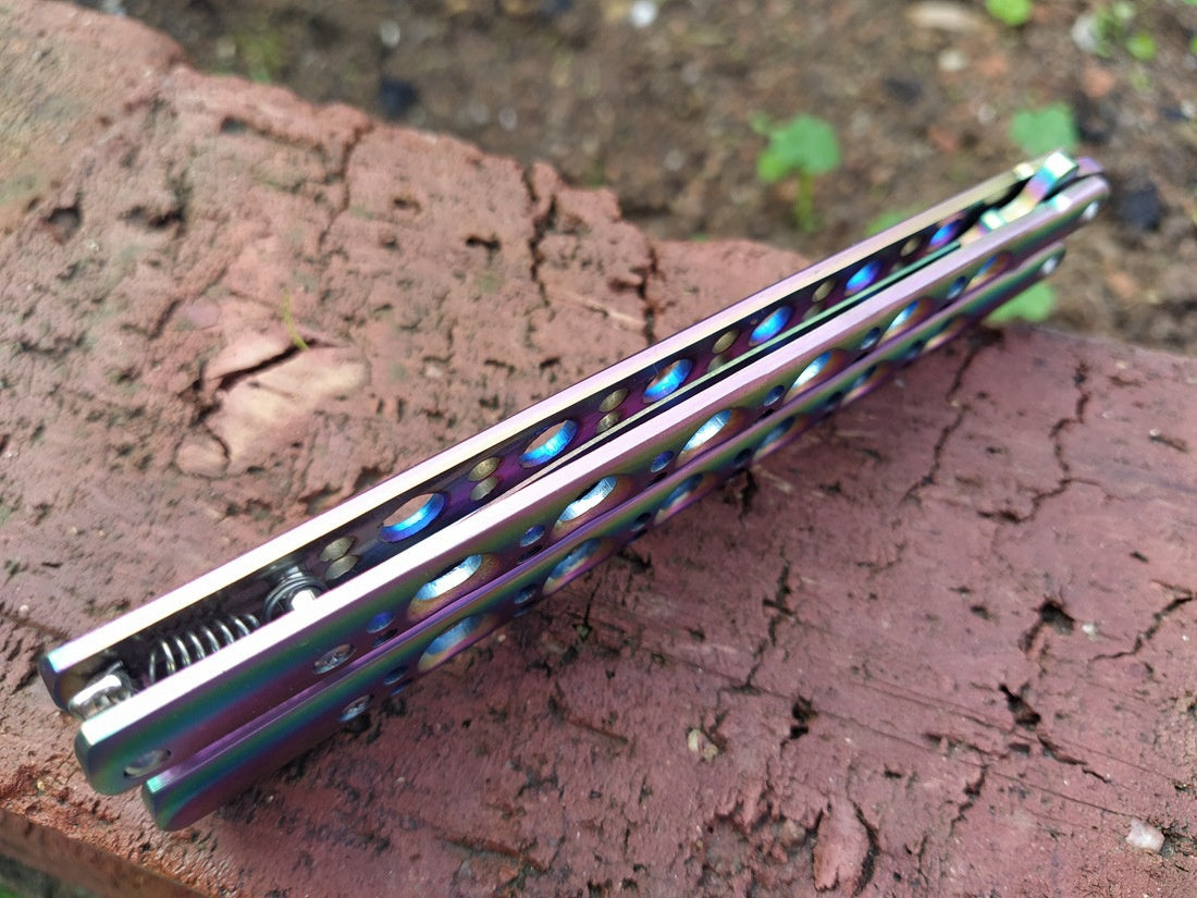 Color butterfly knife practice throwing tool knife training play props are not sharp and not sharp