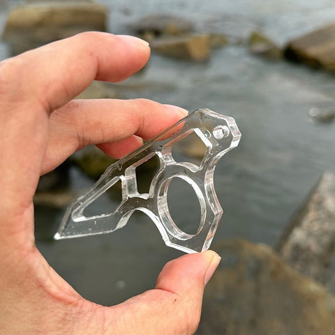 High-strength transparent acrylic PC material outdoor survival finger tiger hand support anti-wolf buckle hand handle self-defense gadget