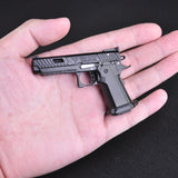 1:3 gun model children's toy G34 pit viper shell throwing keychain gun alloy gun foreign trade, non-firing