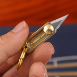 【Free gift】Portable keychain pendant, unpacking express, unpacking knife, brass mini knife, sharp pocket, push and pull.